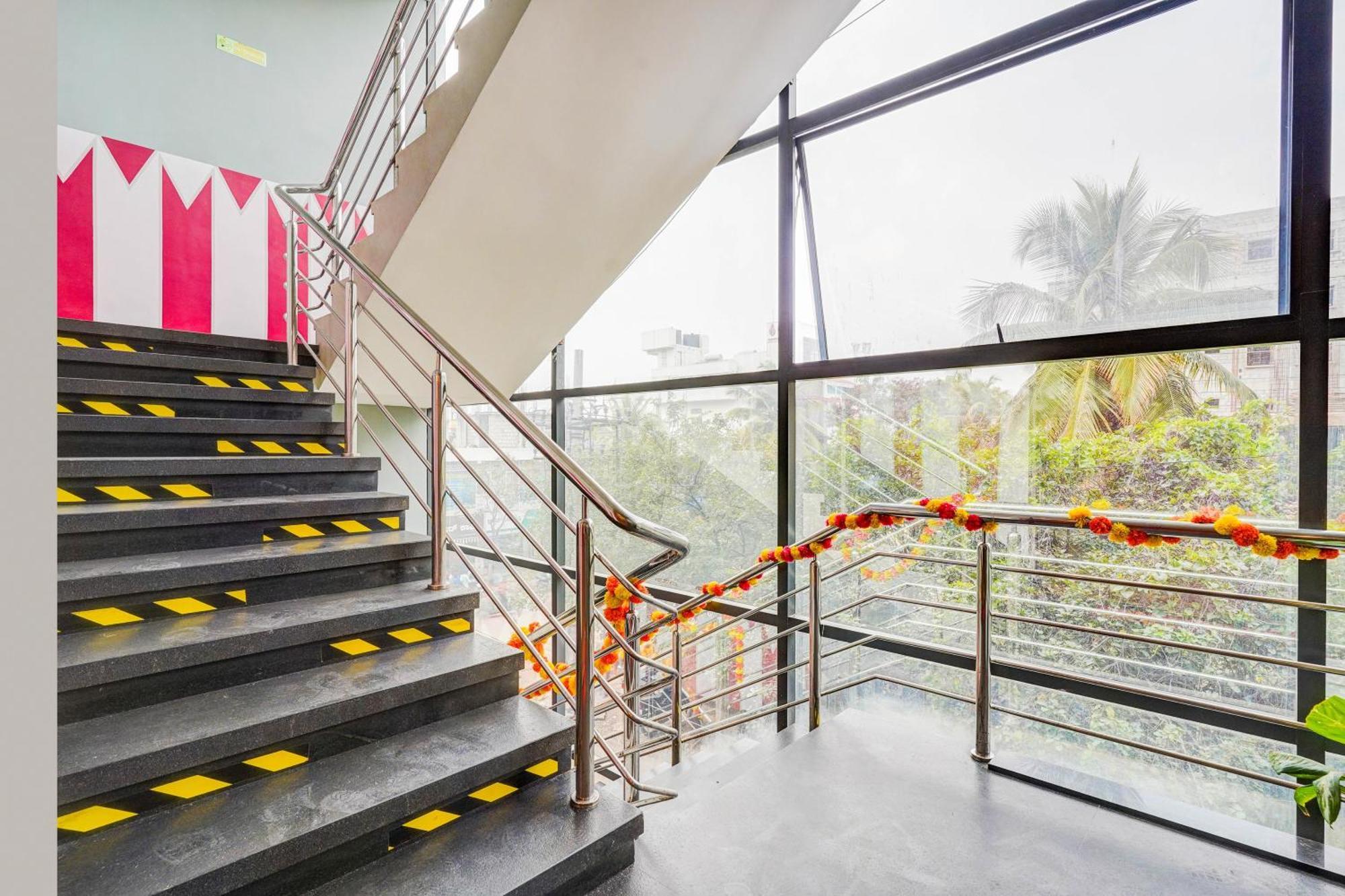 Super Townhouse Rr Nagar Hotel Bangalore Eksteriør billede